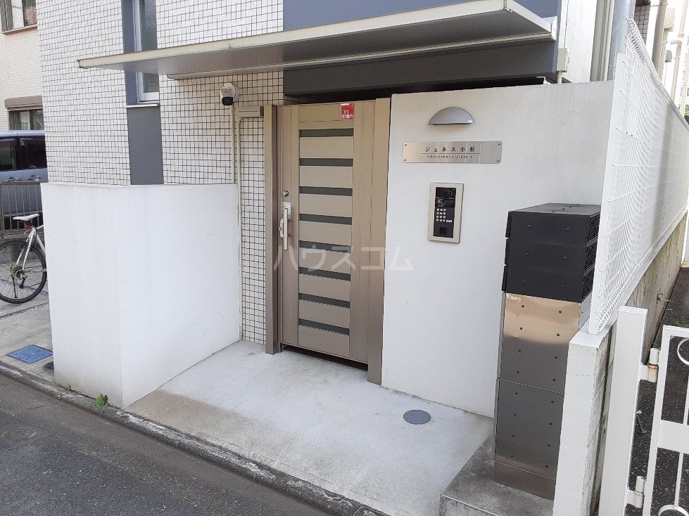 21/27 エントランス