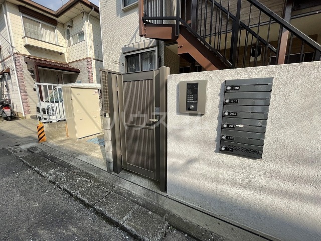 3/7 エントランス