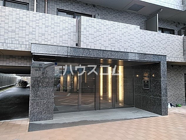 21/27 エントランス