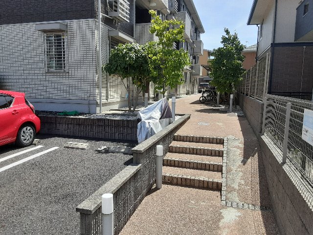 21/29 エントランス