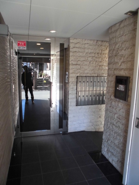 20/30 エントランス