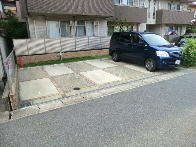 22/29 駐車場