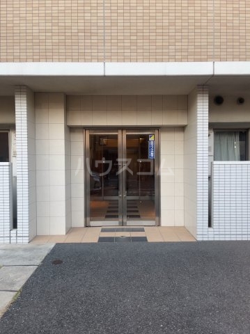 25/27 エントランス