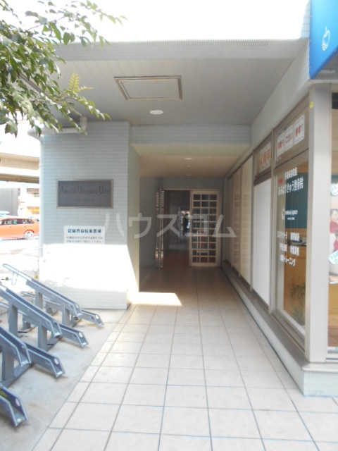 22/30 エントランス