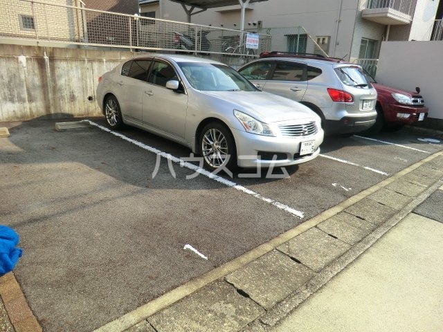 16/25 駐車場