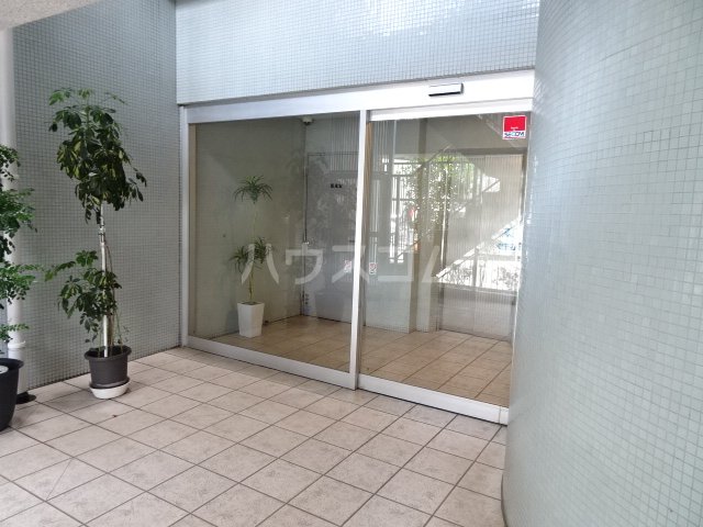 17/26 エントランス