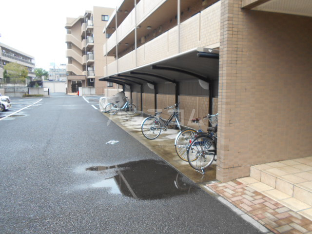 21/30 エントランス