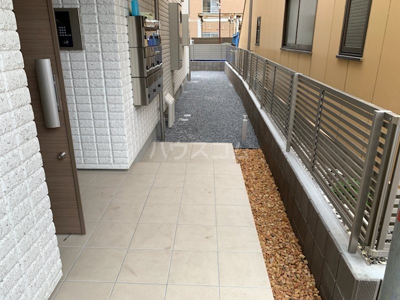 22/24 エントランス