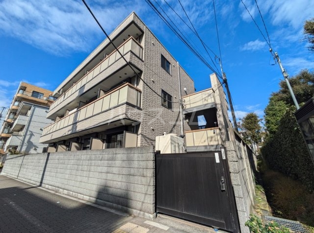 19/30 エントランス