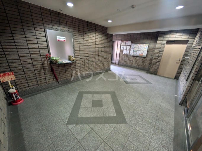 20/28 エントランス