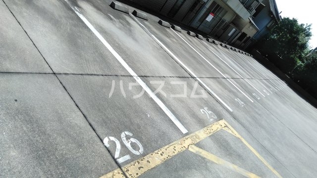22/28 駐車場