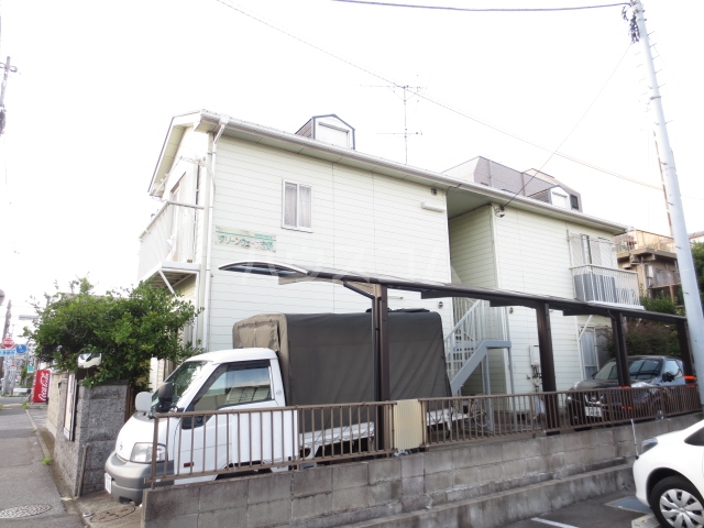 23/30 エントランス