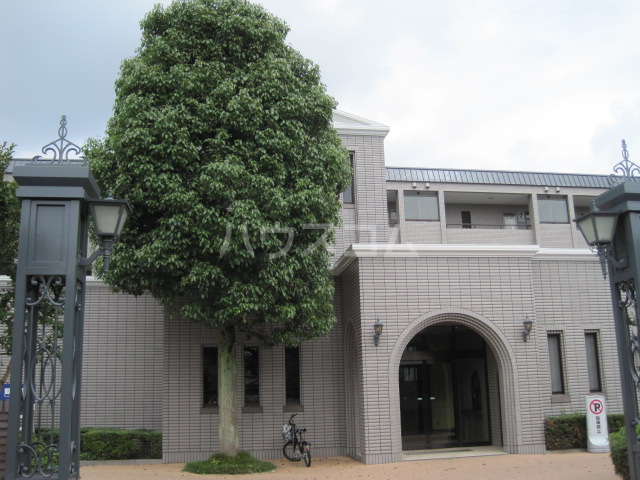 24/30 エントランス