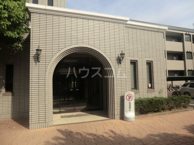 23/30 エントランス