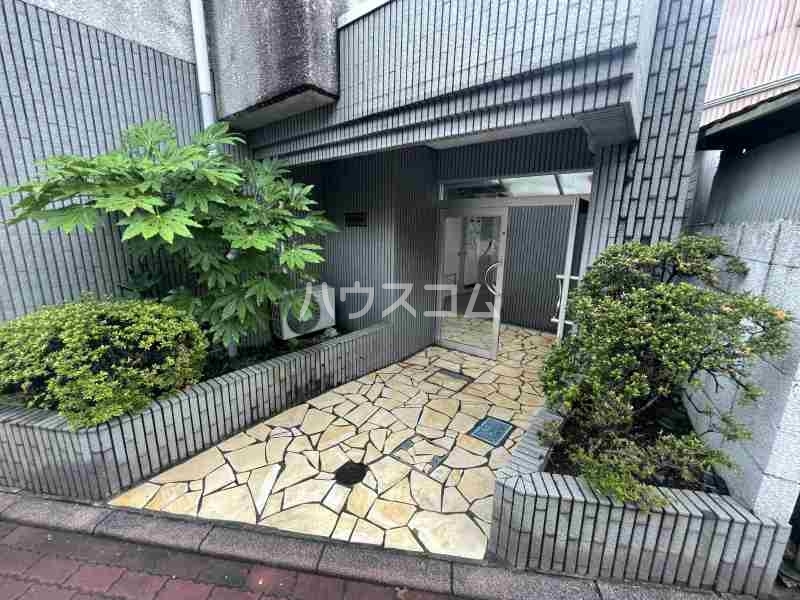 19/26 エントランス