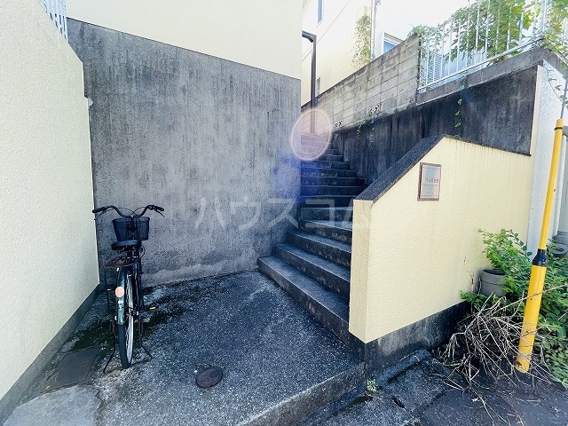 21/28 エントランス