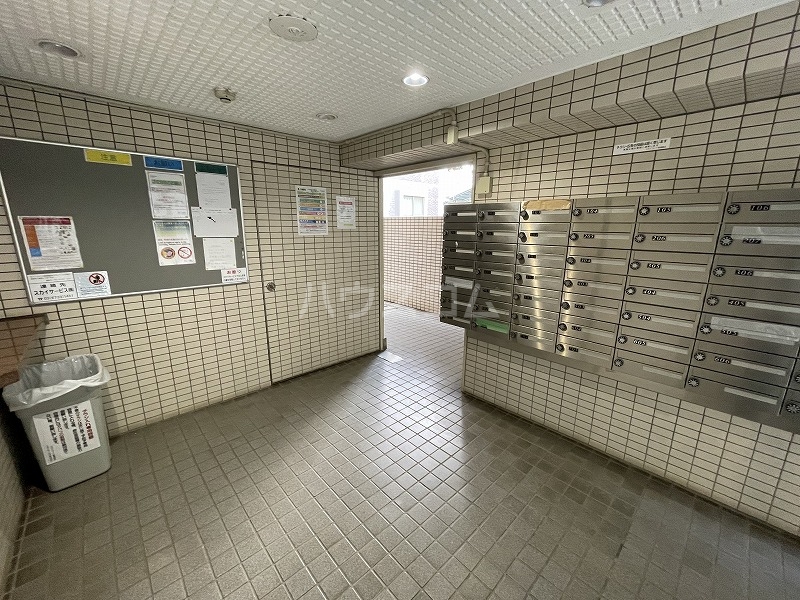 21/29 エントランス