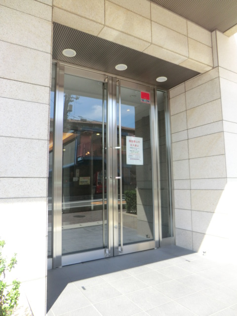 17/27 エントランス