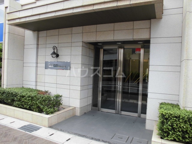 21/30 エントランス