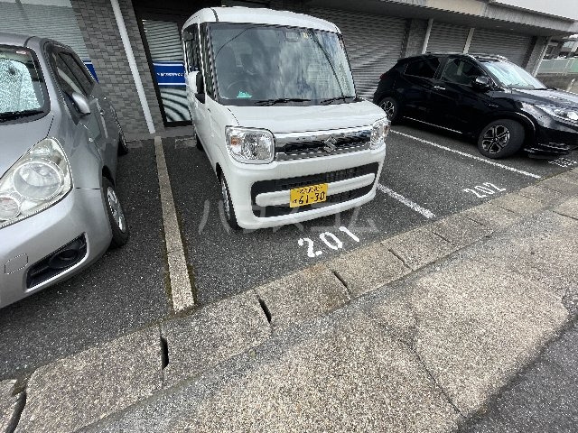 28/30 駐車場