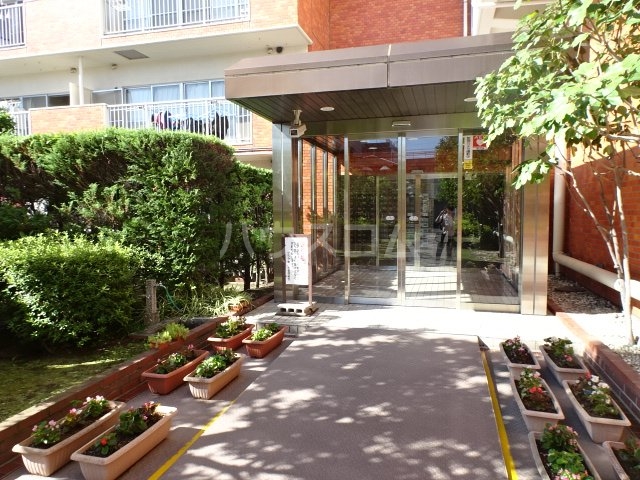 16/25 エントランス