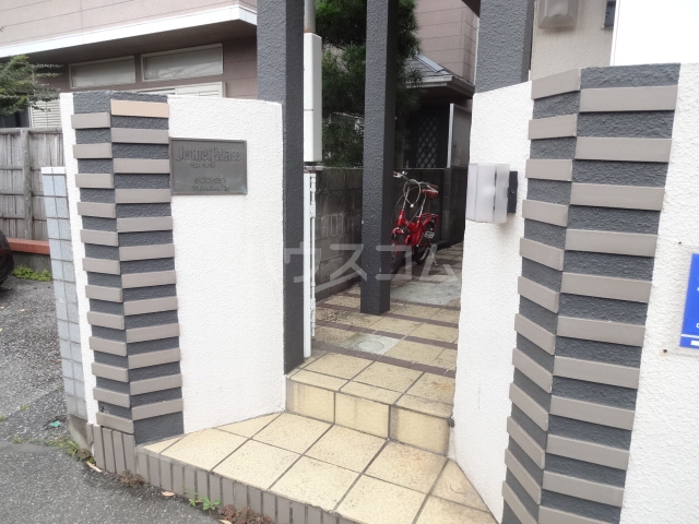 17/23 エントランス