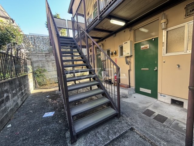 28/30 エントランス