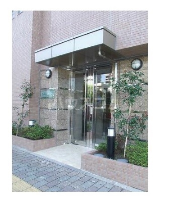 28/30 エントランス