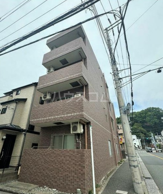 22/26 エントランス