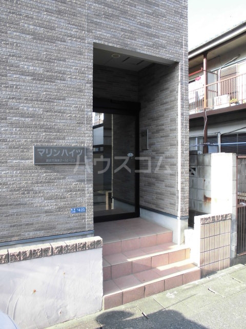 16/25 エントランス