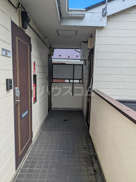 25/30 エントランス