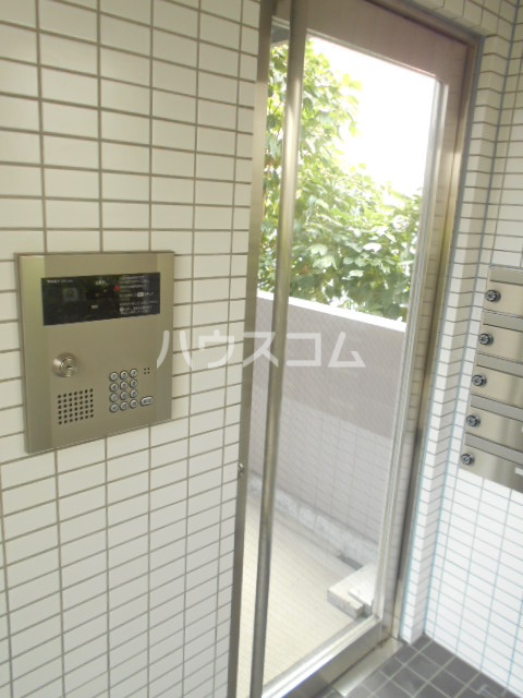 14/14 エントランス