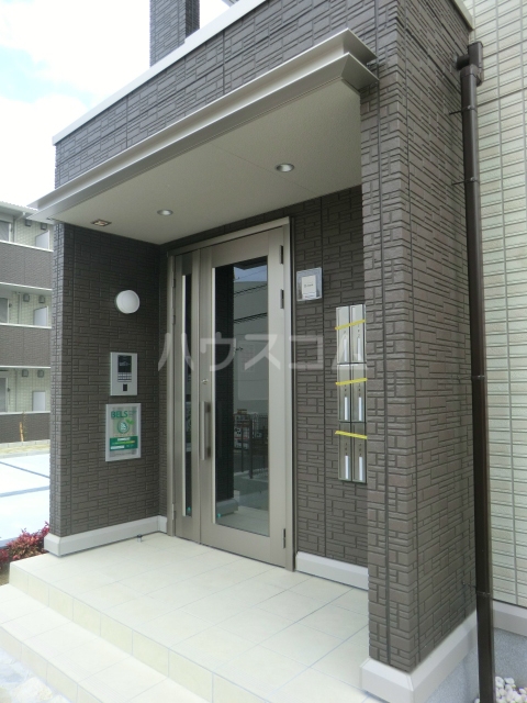 20/30 エントランス