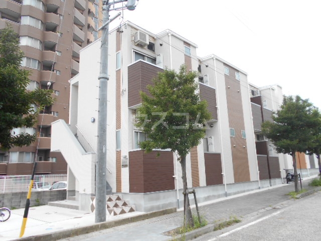 16/25 エントランス