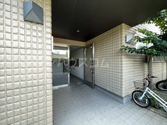 22/30 エントランス