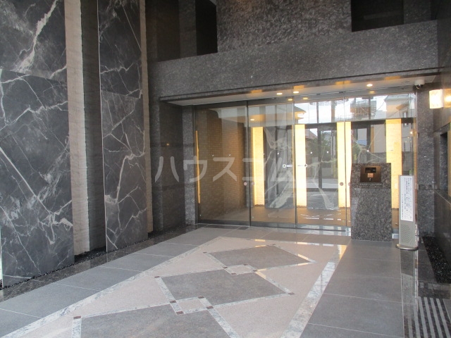 21/25 エントランス