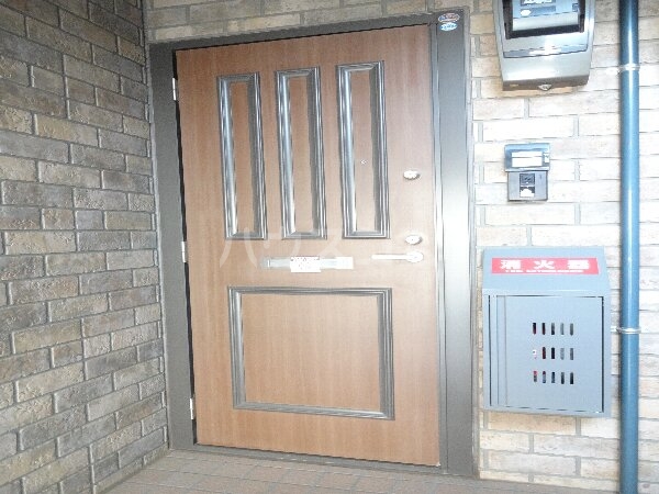 22/26 エントランス