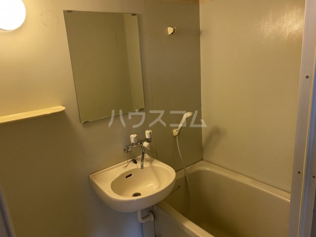 14/30 浴室