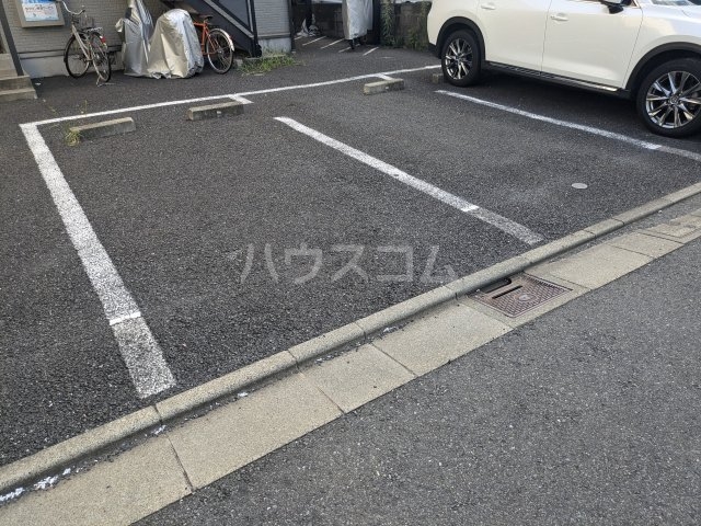 23/27 駐車場