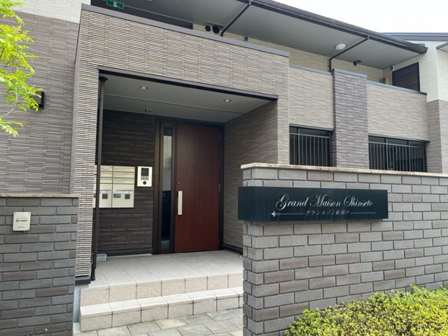 22/30 エントランス