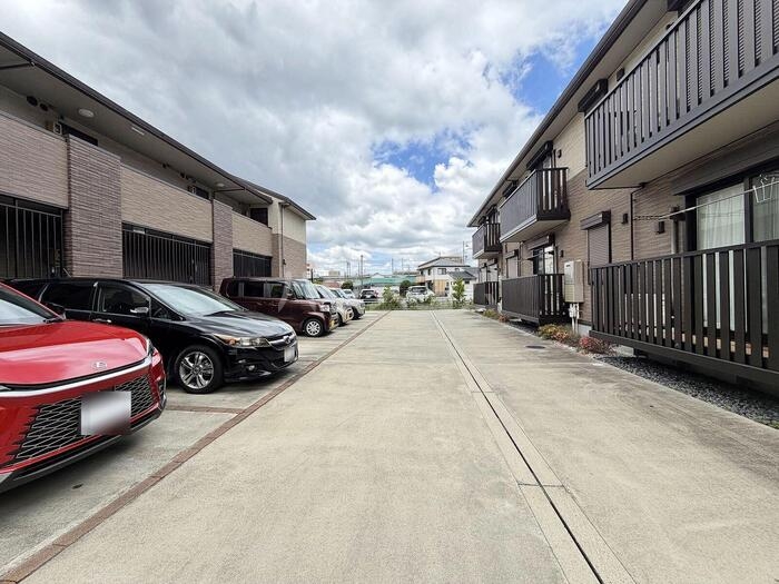 26/30 駐車場