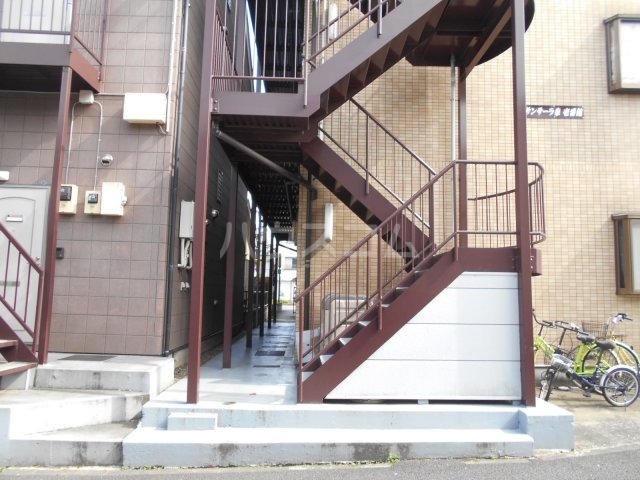 18/22 エントランス