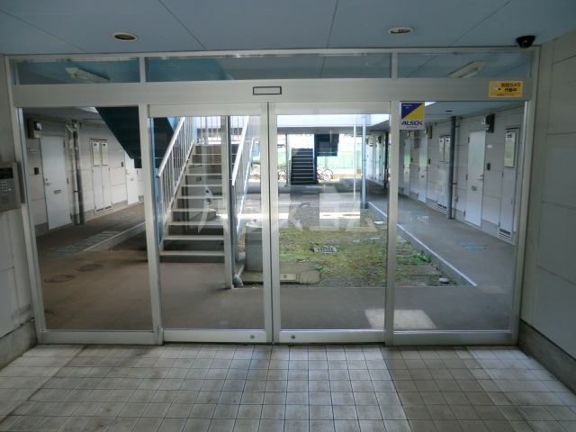 21/27 エントランス