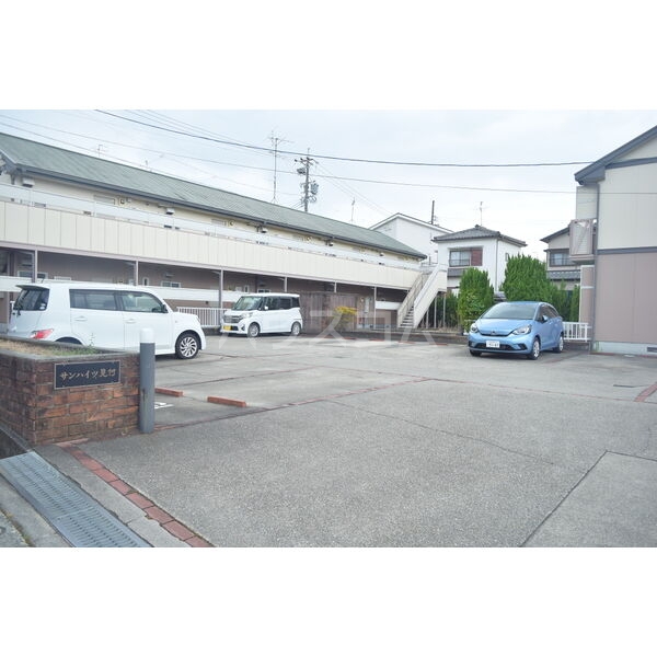 17/26 駐車場