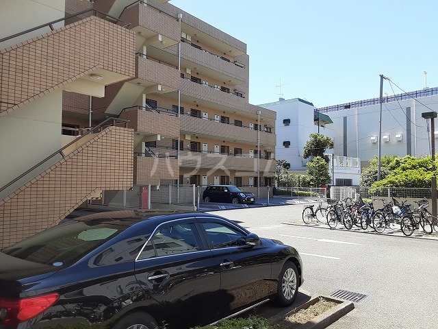 19/28 駐車場