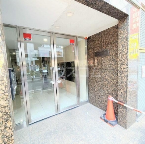 16/26 エントランス