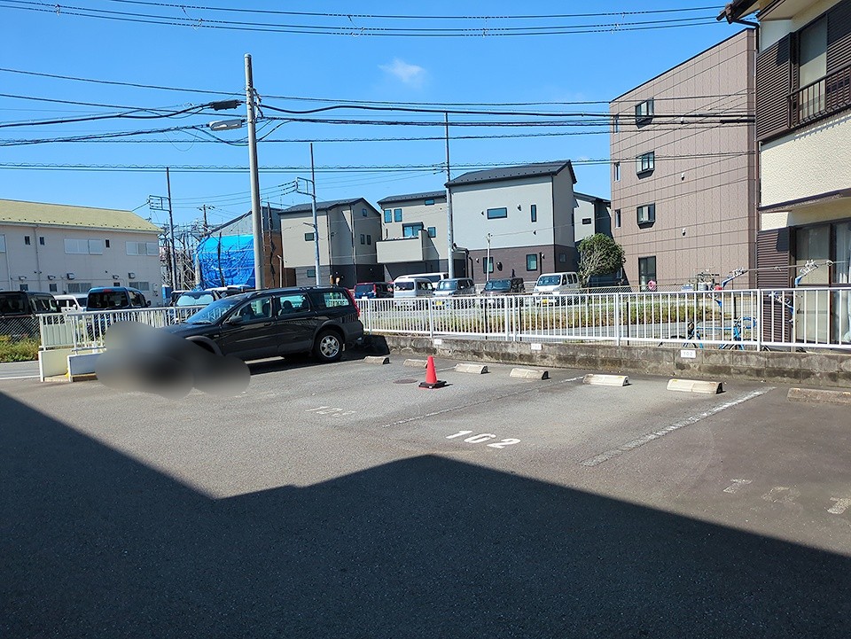 28/30 駐車場