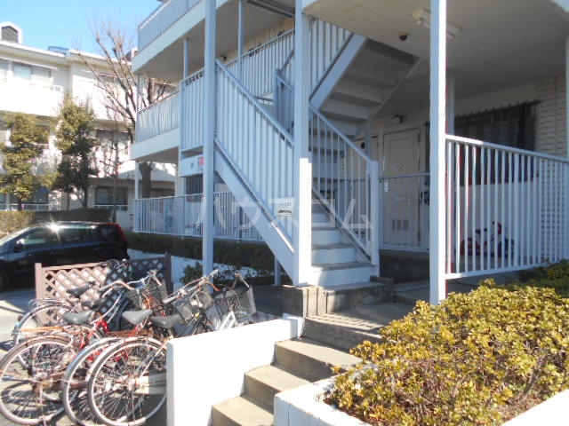 16/25 エントランス