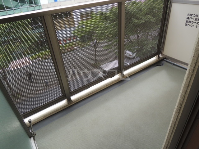 13/19 バルコニー