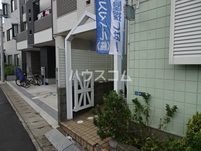 13/22 エントランス
